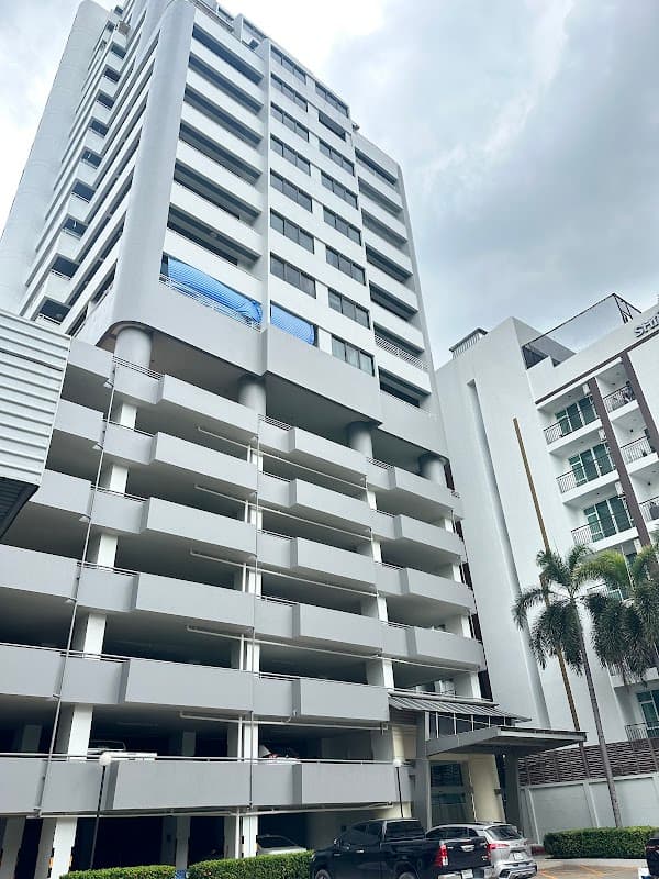 Acadamia Grand Tower