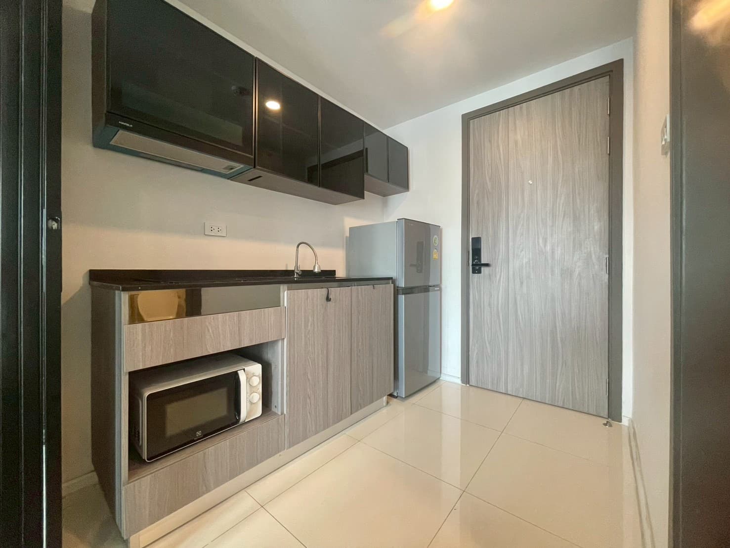 Work desk by the balcony — The Origin Ratchada Ladprao
