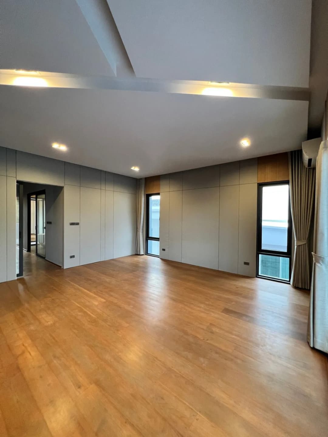 Sarin Park village photo 1