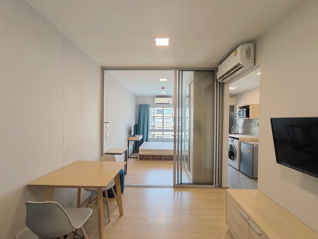 Glass-partition bedroom, washer — Plum Condo Rangsit Alive 2 photo 1