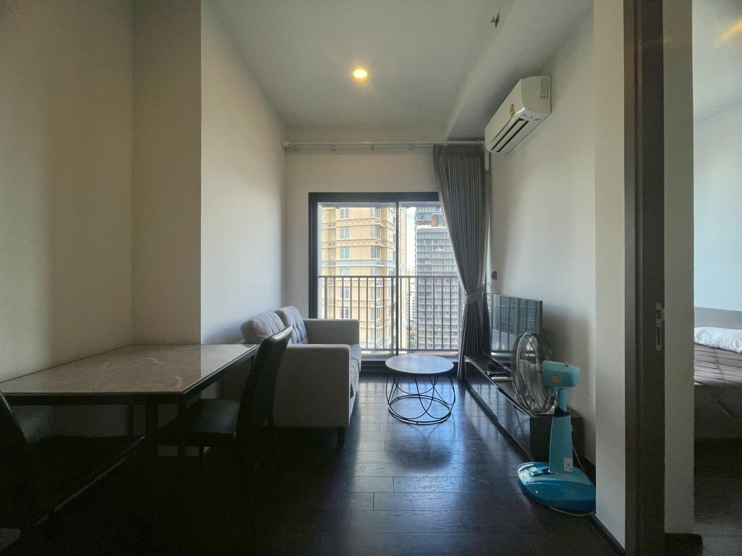 Private balcony, city outlook — Park Origin Thonglor