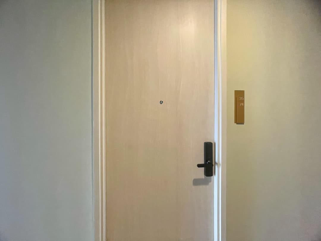 Noble State 39: furnished high-floor 1BR with skyline views photo 1