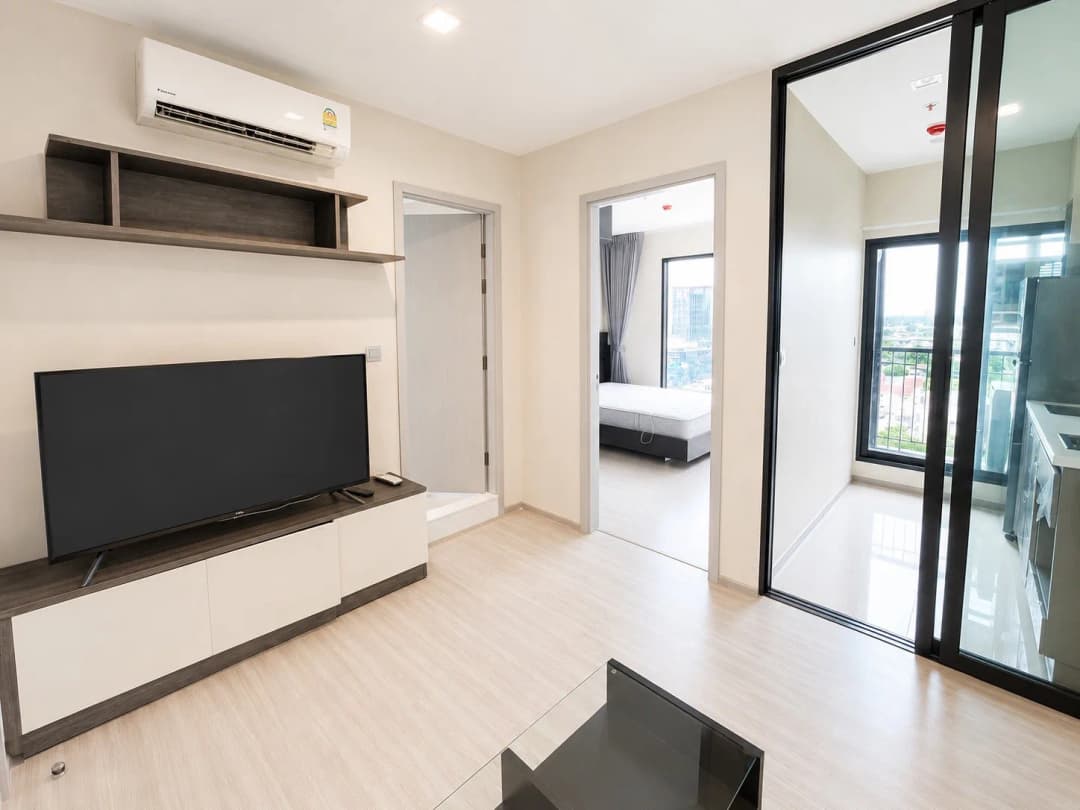 Condo at Life Sukhumvit 62 photo 1