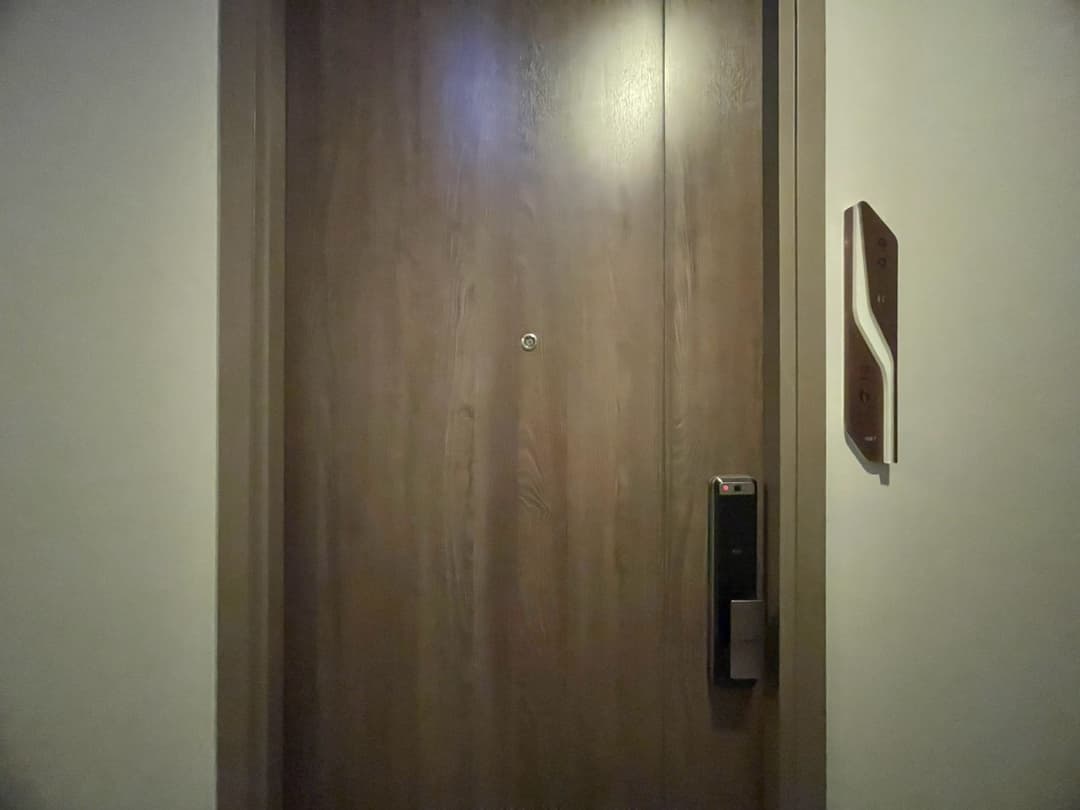 Art-styled 1BR with designer sofa — Park Origin Thonglor photo 1