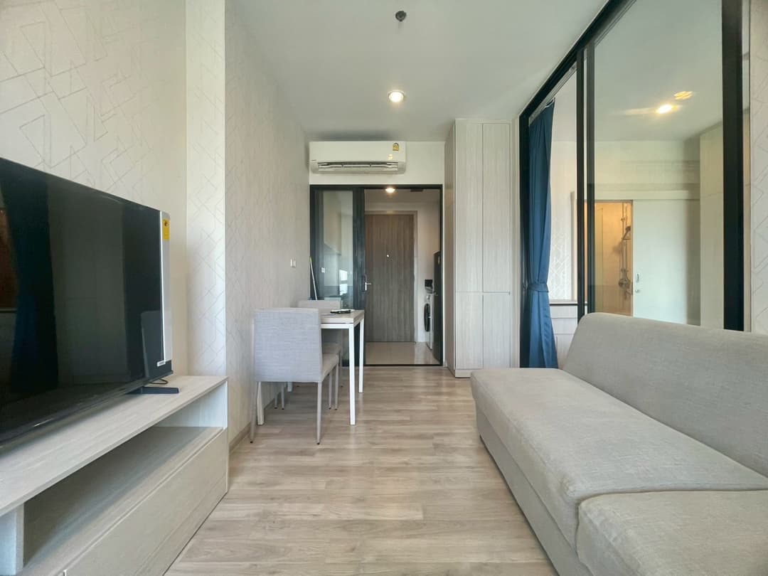 Long balcony, wide green views — Niche Mono Mega Bangna photo 1