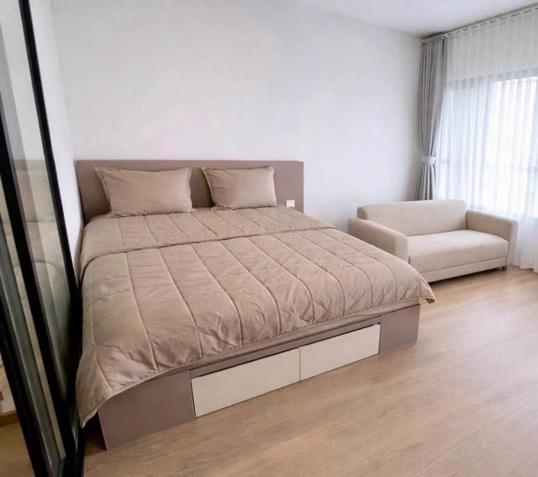 1BR Condo at Life Rama4 Asoke photo 1