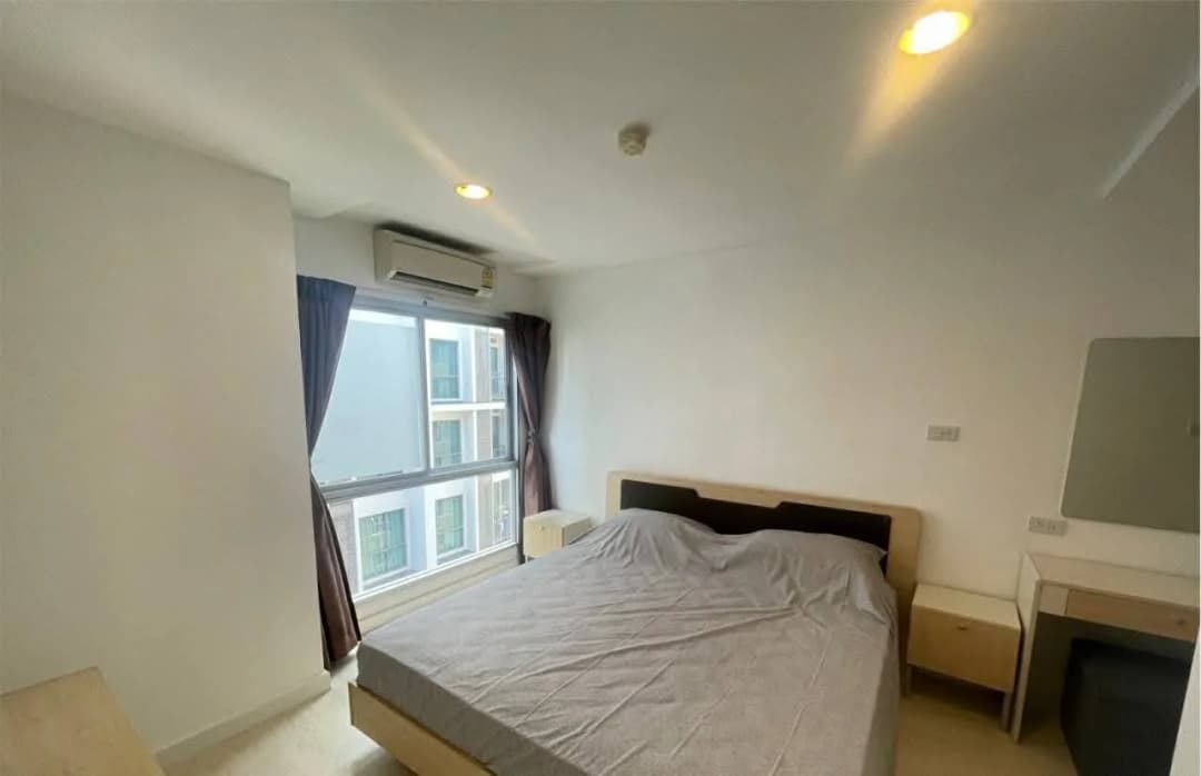 1BR Condo at Whizdom @Punnawithi Station photo 1