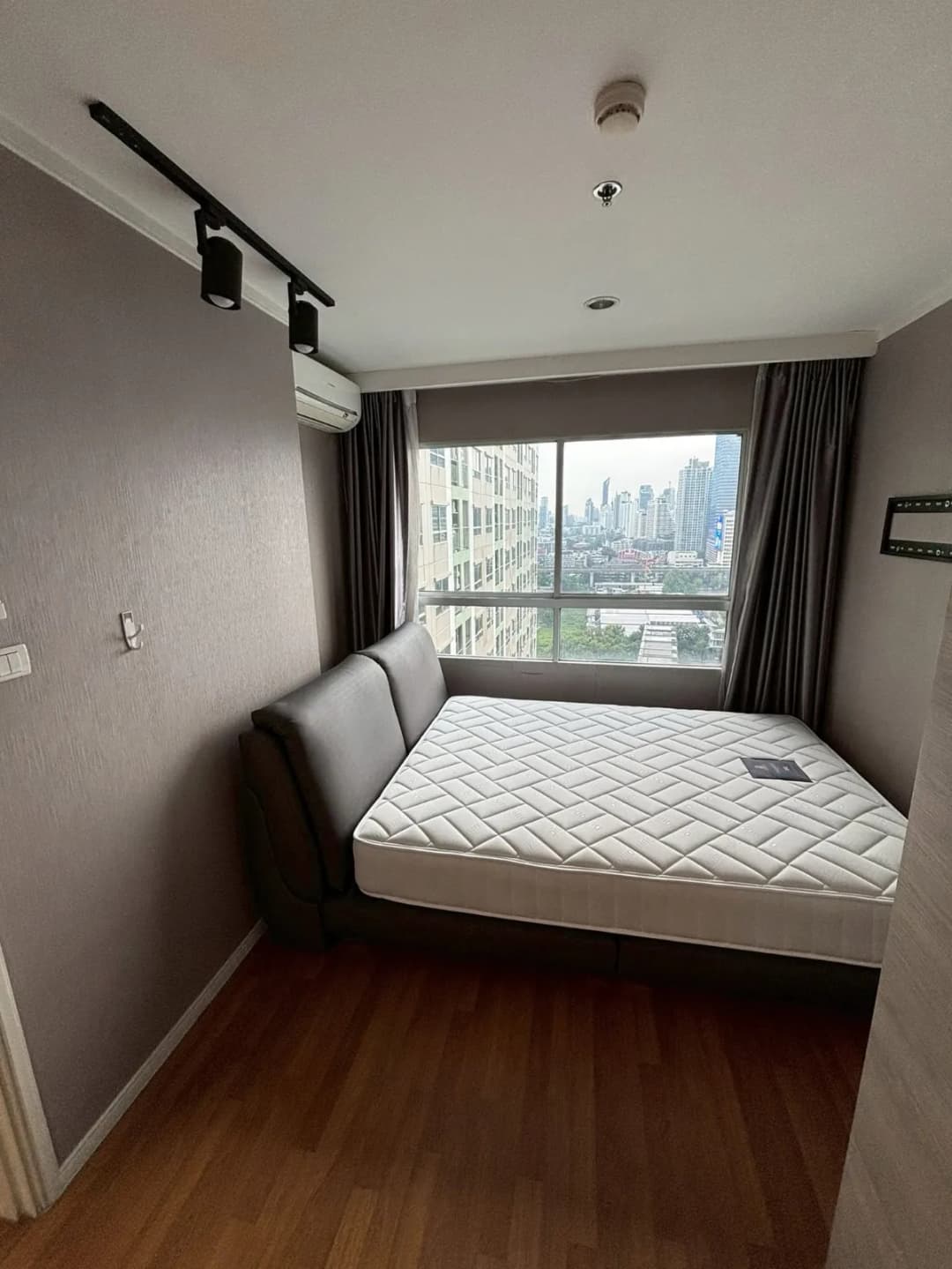 1BR Condo at Lumpini Park Rama 9 - Ratchada photo 1