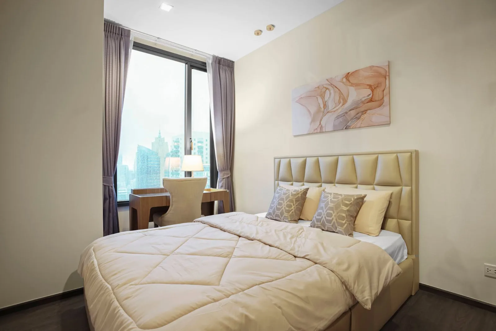 1BR Condo at The Edge Sukhumvit 23