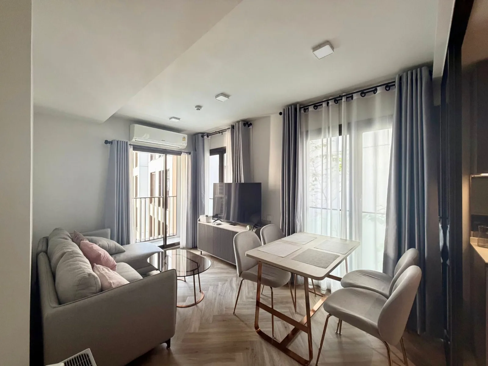 2 Bedrooms for Rent