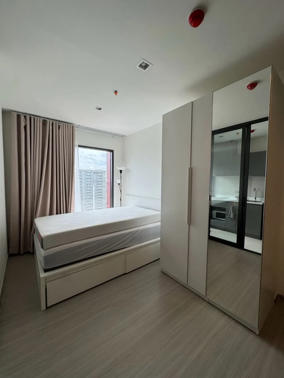 Life Asoke Hype | 1 Bedroom for Rent photo 1