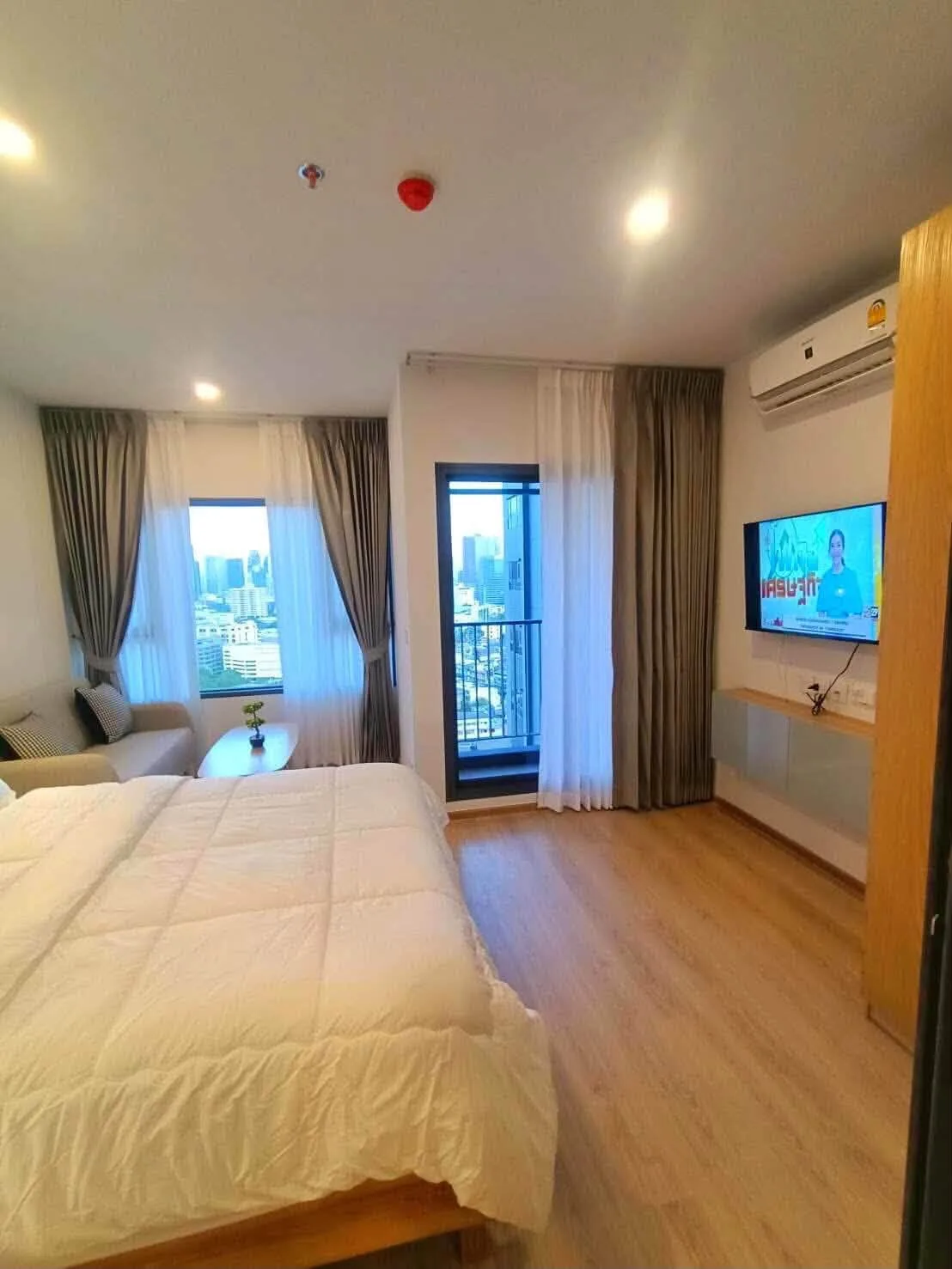 Life Rama4 Asoke | 1 Bedroom for Rent photo 1