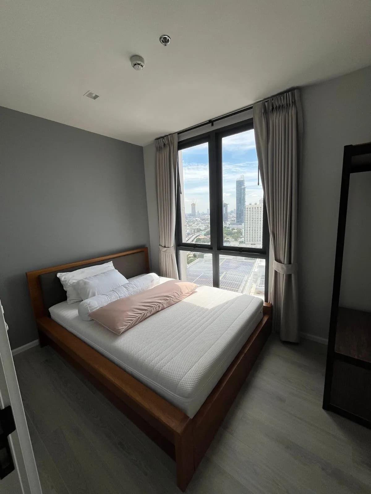 2 Bedrooms for Rent