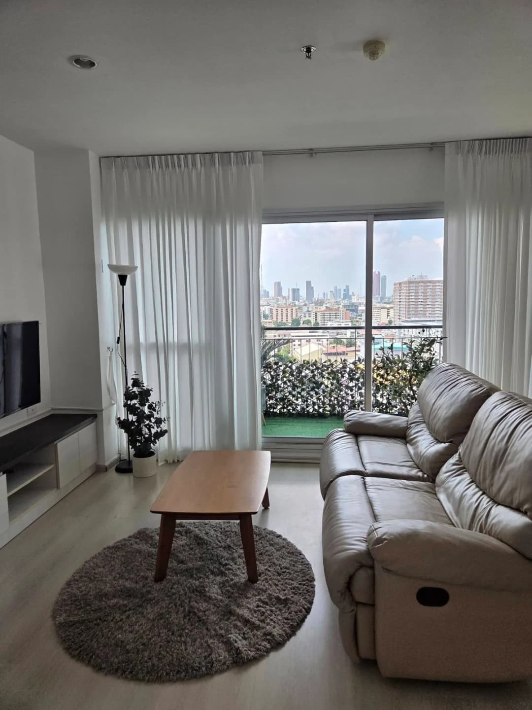 Life Ratchadapisek | 2 Bedrooms for Rent photo 1