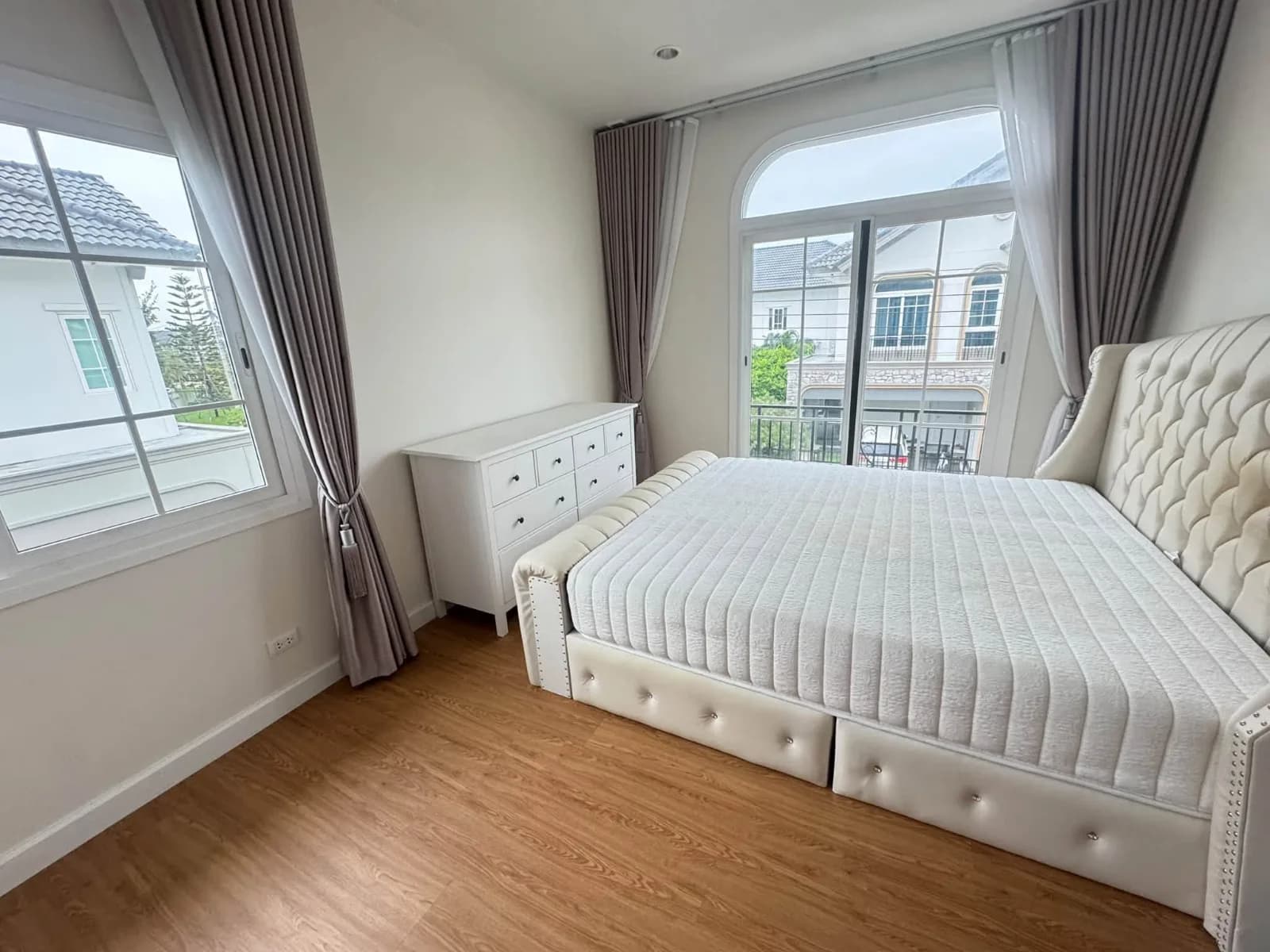 5 Bedrooms for Rent or Sale