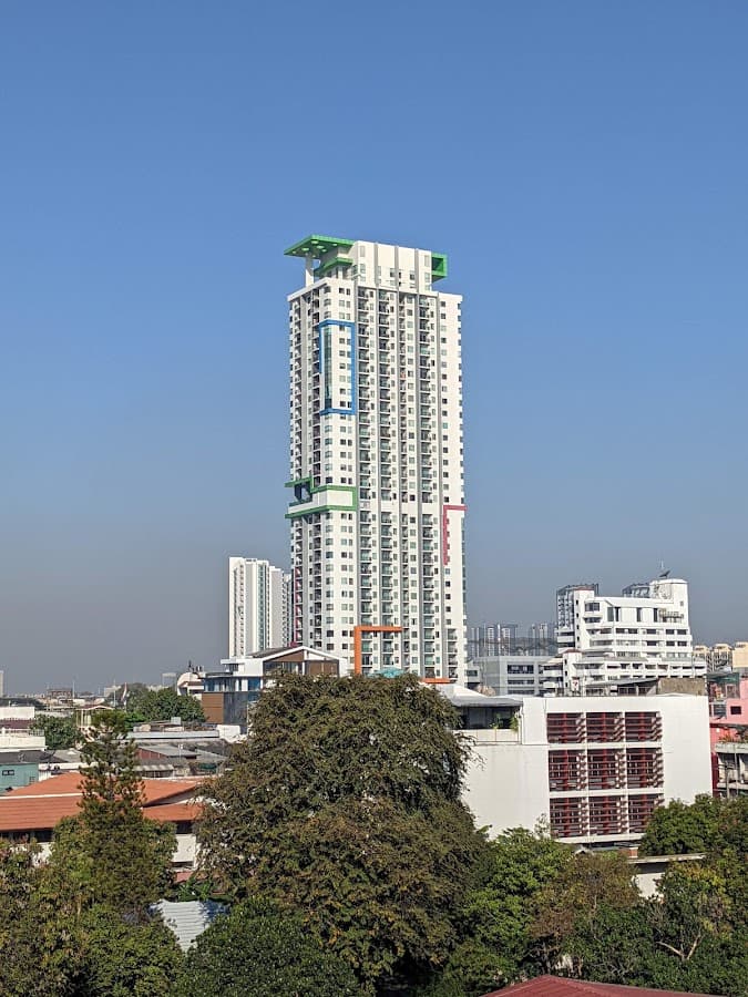 Intro Condominium