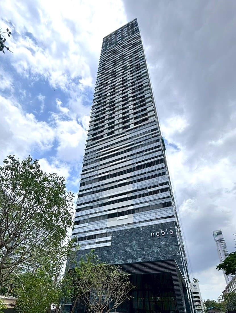 Noble Form Thonglor