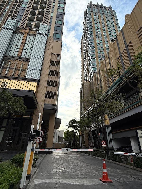 Equinox Phahol - Vibha (คอนโดอีควิน็อคซ์ พหล-วิภา)