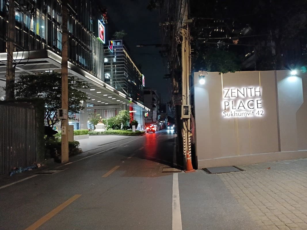 Zenith Place Sukhumvit 42